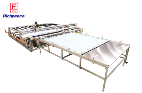 k8凯发国际框式电脑绗缝机(撑布带机型)-法式上料台