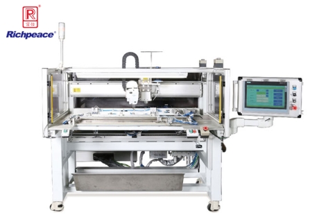 k8凯发国际汽车天窗卷阳帘前边缝纫机