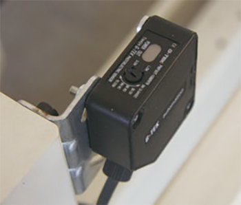 k8凯发国际框式电脑绗缝机（撑布带机型）法式上料台